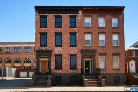 103 Grand St, Jersey City, NJ 07302