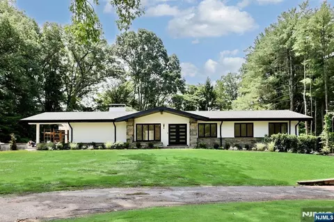 51 Mill Road Ext, Woodcliff Lake, NJ 07677