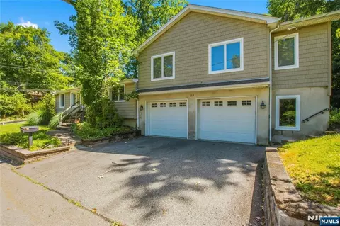Exterior - 139 Mohawk Trl, Wayne, NJ 07470 photo 2 of 7