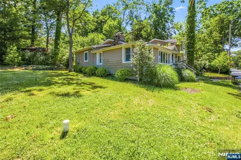 Exterior - 139 Mohawk Trl, Wayne, NJ 07470 photo 3 of 7