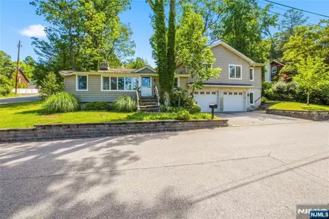 139 Mohawk Trl, Wayne, NJ 07470