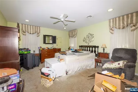 Bedroom - 139 Mohawk Trl, Wayne, NJ 07470 photo 1 of 5