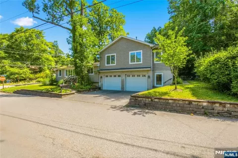 Exterior - 139 Mohawk Trl, Wayne, NJ 07470 photo 7 of 7