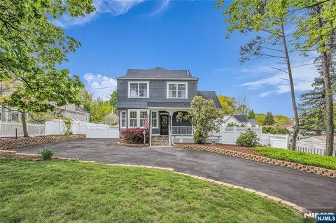 152 Long Hill Rd, Little Falls, NJ 07424