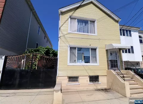 119 Pacific St, Newark, NJ 07105