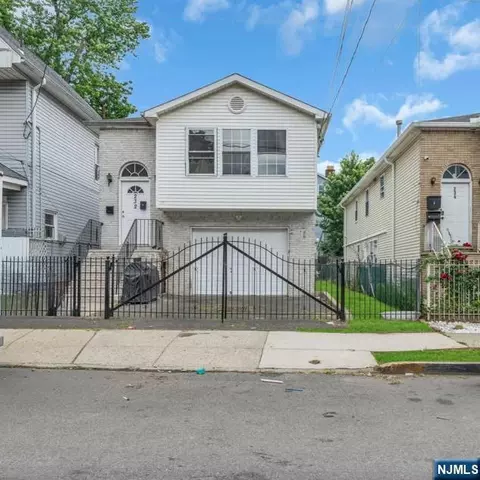 232 4th St, Newark, NJ 07107