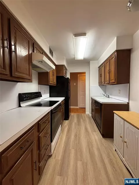 Kitchen - 140 Euclid Ave #1G, Hackensack, NJ 07601 photo 2 of 2