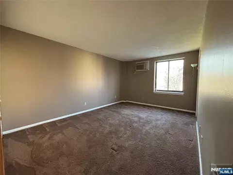 Living - 140 Euclid Ave #1G, Hackensack, NJ 07601 photo 1 of 4