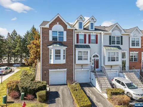 215 Barringer Dr #2088, Nutley, NJ 07110