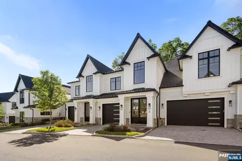 Exterior - 2 Stone Bridge Ct, Demarest, NJ 07627 photo 1 of 3