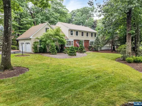 78 Urban Club Rd, Wayne, NJ 07470
