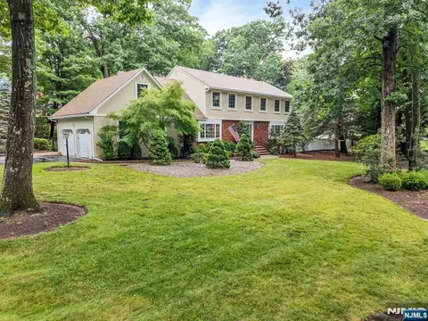 78 Urban Club Rd, Wayne, NJ 07470