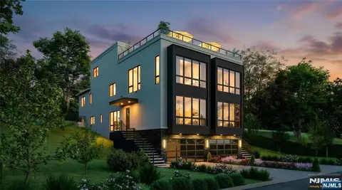 392 Undercliff Ave #1, Edgewater, NJ 07020