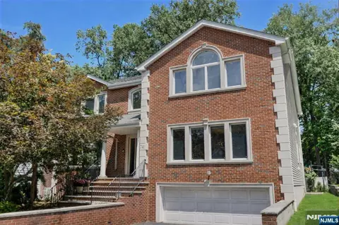 741 Washburn St, Teaneck, NJ 07666