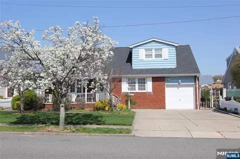 183 Lee St, Elmwood Park, NJ 07407