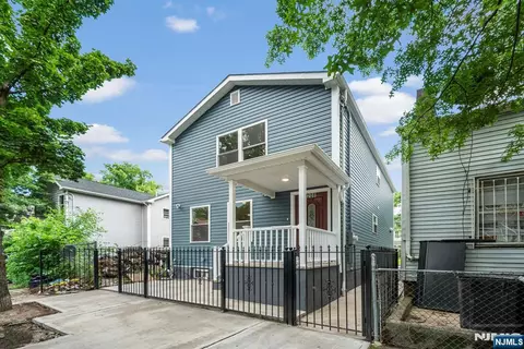 208 N 1st St, Paterson, NJ 07522