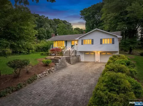641 Antrim Rd, River Vale, NJ 07675