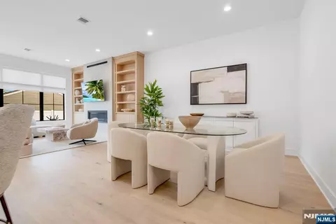 Dining - 4 Feldman Ct, Paramus, NJ 07652 photo 2 of 2