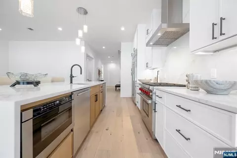 Entry Way - 4 Feldman Ct, Paramus, NJ 07652 photo 1 of 10