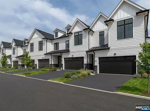 Exterior - 4 Feldman Ct, Paramus, NJ 07652 photo 1 of 2