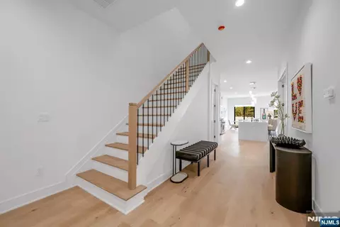 Entry Way - 4 Feldman Ct, Paramus, NJ 07652 photo 8 of 10