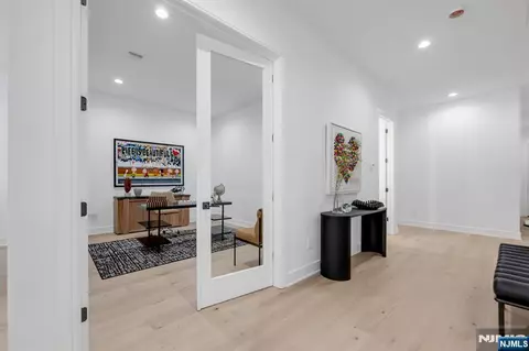 Entry Way - 4 Feldman Ct, Paramus, NJ 07652 photo 5 of 10