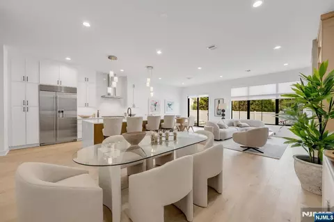 Dining - 4 Feldman Ct, Paramus, NJ 07652 photo 1 of 2