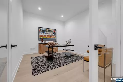 Entry Way - 4 Feldman Ct, Paramus, NJ 07652 photo 6 of 10