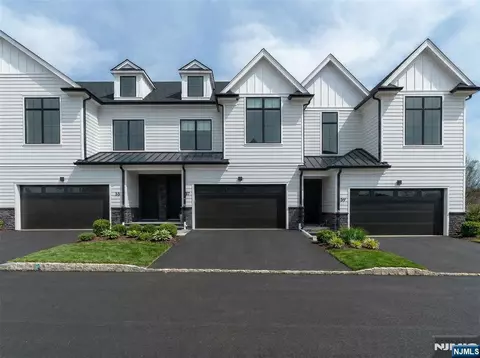 Exterior - 4 Feldman Ct, Paramus, NJ 07652 photo 2 of 2