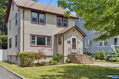 611 Maple Ave, Teaneck, NJ 07666