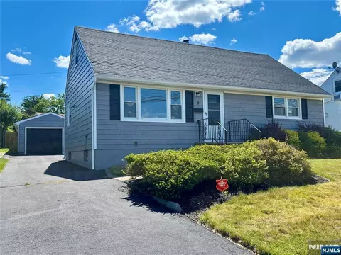 9 Joan Pl, Clifton, NJ 07012