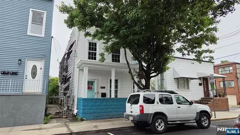 5913 Jefferson St, West New York, NJ 07093