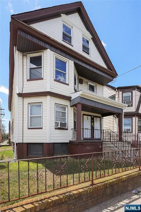 114 9th Ave, Newark, NJ 07107