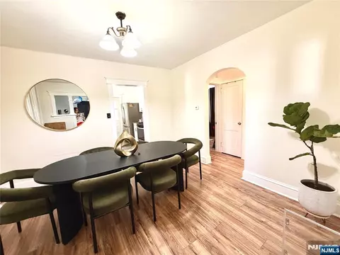 Dining - 395 Taylor Ave, Hackensack, NJ 07601 photo 2 of 2