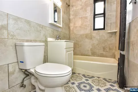 Bath - 303 Hamilton Pl #A4, Hackensack, NJ 07601 photo 1 of 1