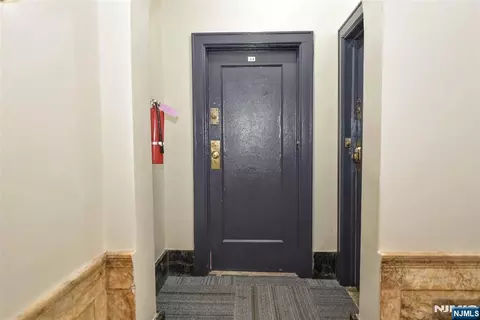 Entry Way - 303 Hamilton Pl #A4, Hackensack, NJ 07601 photo 1 of 2