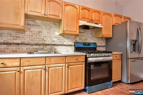 Kitchen - 303 Hamilton Pl #A4, Hackensack, NJ 07601 photo 3 of 3