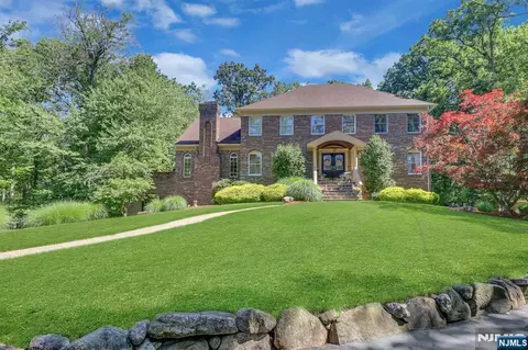 63 Pleasant Ave, Saddle River, NJ 07458