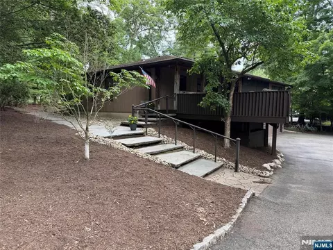 765 Pines Lake Dr, Wayne, NJ 07470