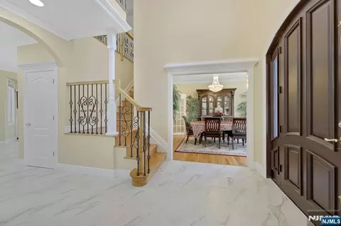 627 Concord St, New Milford, NJ 07646