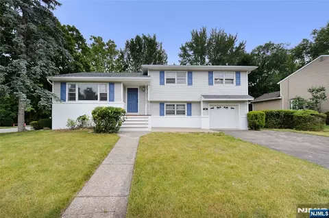 2 Kershner Pl, Fair Lawn, NJ 07410