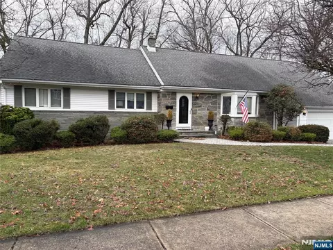 31 Congress Rd, Emerson, NJ 07630