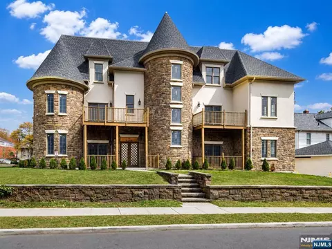 176 Union Ave #8, Rutherford, NJ 07070