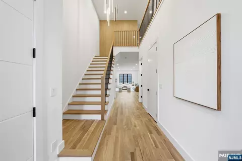 Entry Way - 5 Cedar Ct, Demarest, NJ 07627 photo 1 of 5