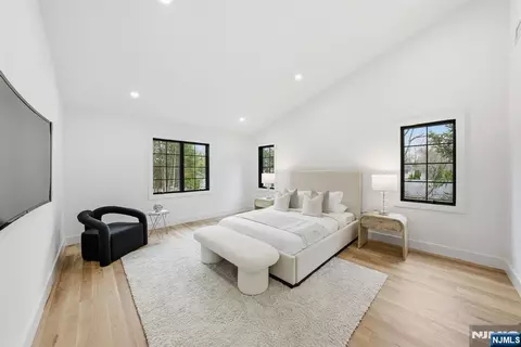 Bedroom - 5 Cedar Ct, Demarest, NJ 07627 photo 3 of 5