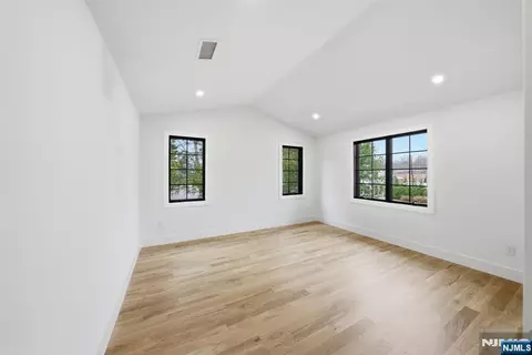 Bedroom - 5 Cedar Ct, Demarest, NJ 07627 photo 2 of 5