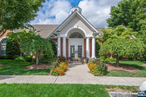 454 Cambridge Dr, Butler, NJ 07405