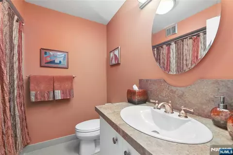 Bath - 140 Euclid Ave #5G, Hackensack, NJ 07601 photo 4 of 4