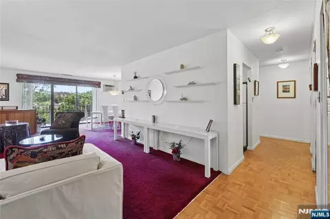 Entry Way - 140 Euclid Ave #5G, Hackensack, NJ 07601 photo 5 of 7