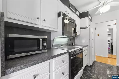 Kitchen - 140 Euclid Ave #5G, Hackensack, NJ 07601 photo 3 of 4